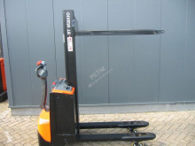 Stacker BT SWE 080 L acompanhante usado