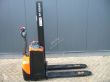 Stacker BT SWE 080 L acompanhante usado