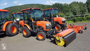 Kubota B2-231 incl Frontkehrmaschine zamiatarko-czyszczarka używana