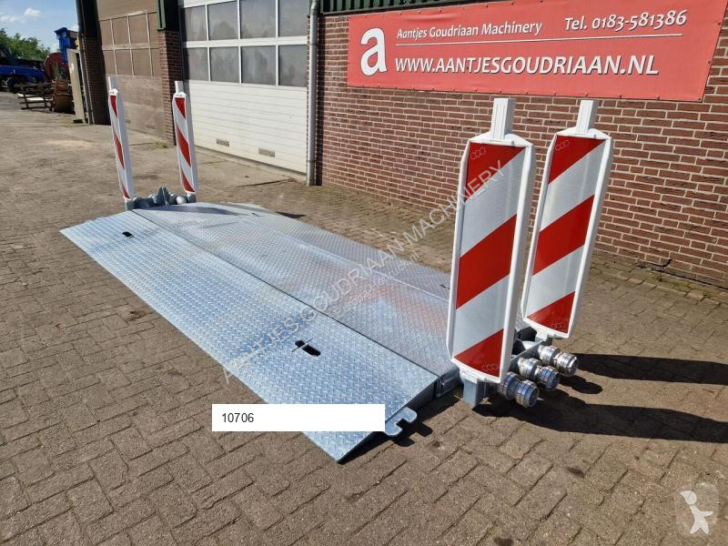 Overig materiaal  Leidingdrempel / road ramp