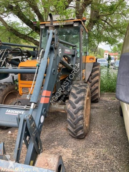 Tracteur agricole Renault R3144