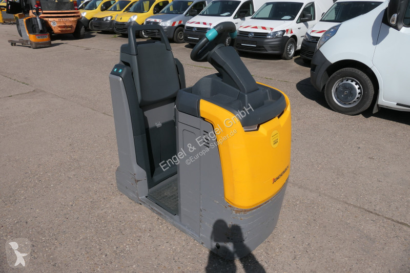 Тягач складской буксирный Jungheinrich EZS 130...