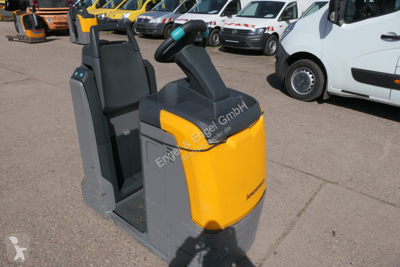 Тягач складской буксирный Jungheinrich EZS 130...