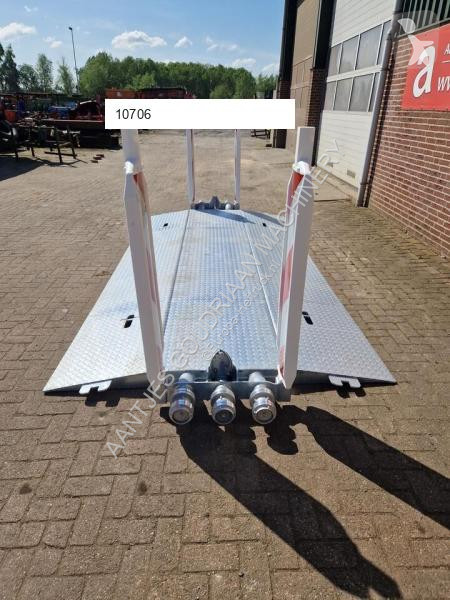 Overig materiaal  Leidingdrempel / road ramp