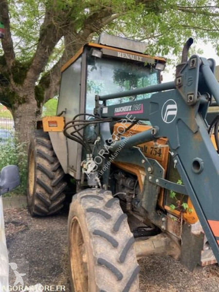 Tracteur agricole Renault R3144