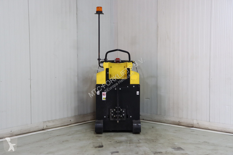 معدات أخرى Hyster LO5.0T