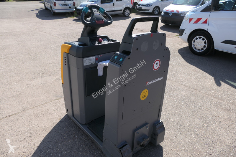 معدات أخرى Jungheinrich EZS 130 Schlepper