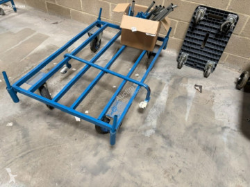 Chariot autoguidé
