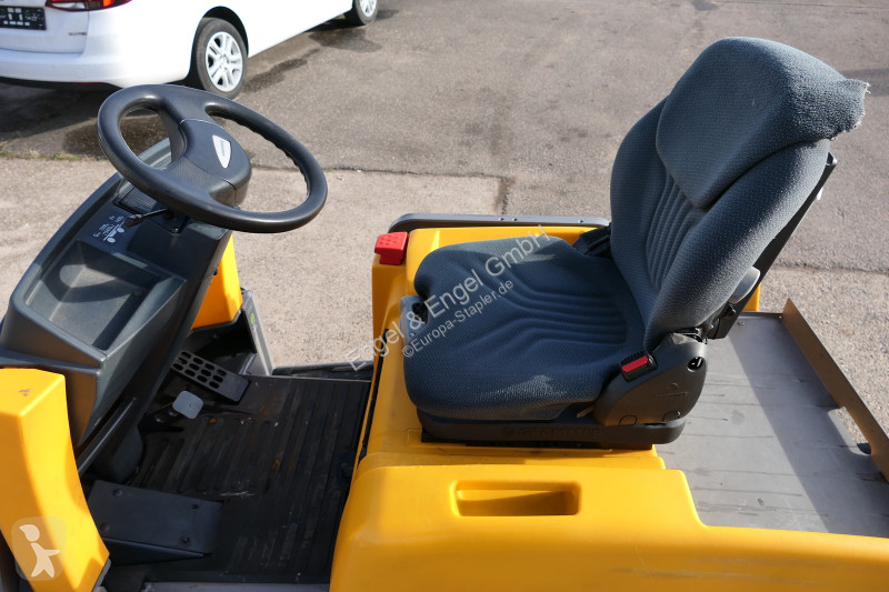 جرار مناولة Jungheinrich EZS 570 Schlepper...