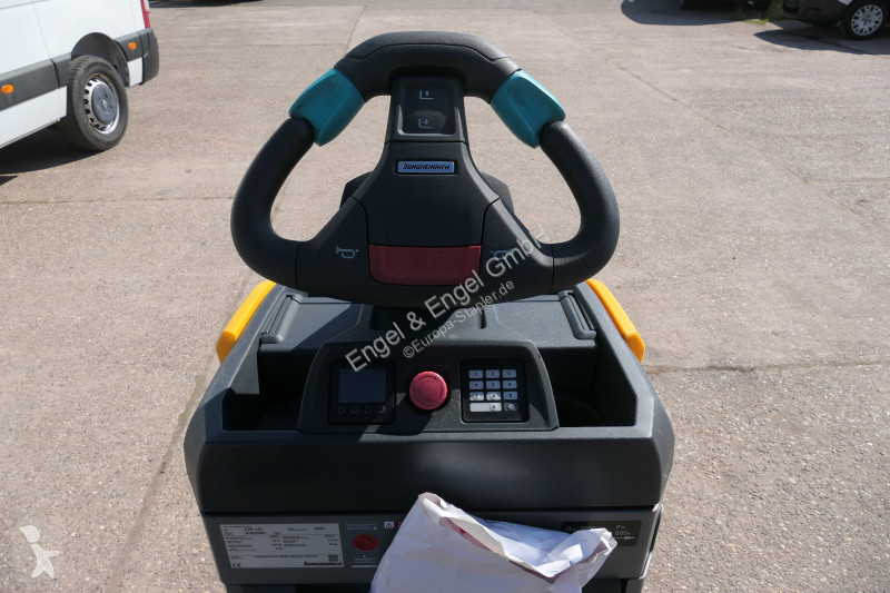 Тягач складской буксирный Jungheinrich EZS 130...