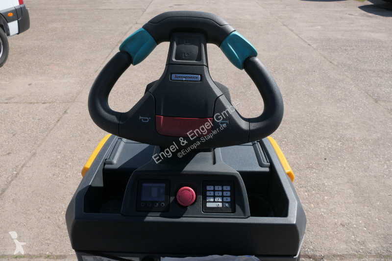 Тягач складской буксирный Jungheinrich EZS 130...