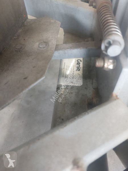 معدات أخرى Genie SLC-24