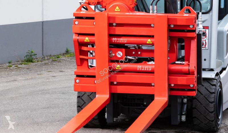 معدات أخرى   equipements pour chariots...