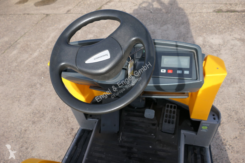 جرار مناولة Jungheinrich EZS 570 Schlepper...