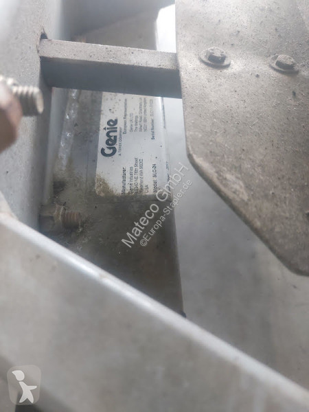 معدات أخرى Genie SLC-24