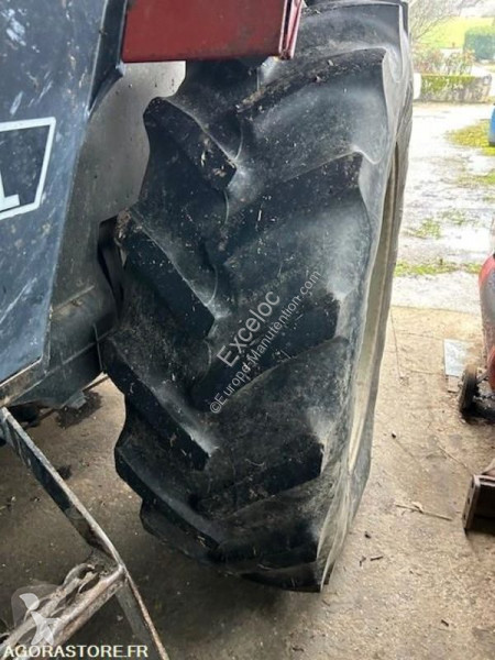 Tractor agrícola Case 745XL