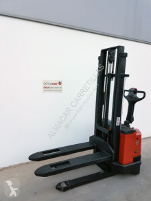 BT pedestrian stacker