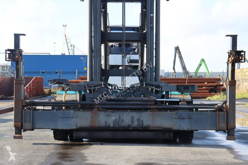 Chariot élévateur gros tonnage Konecranes...