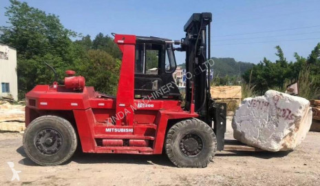 Carretilla portacontenedores para contenedores cargados Mitsubishi