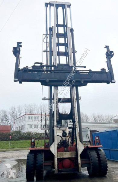 Carretilla elevadora gran tonelaje Svetruck DS
