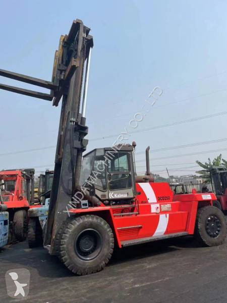 Chariot élévateur gros tonnage Kalmar DCD250 25TON