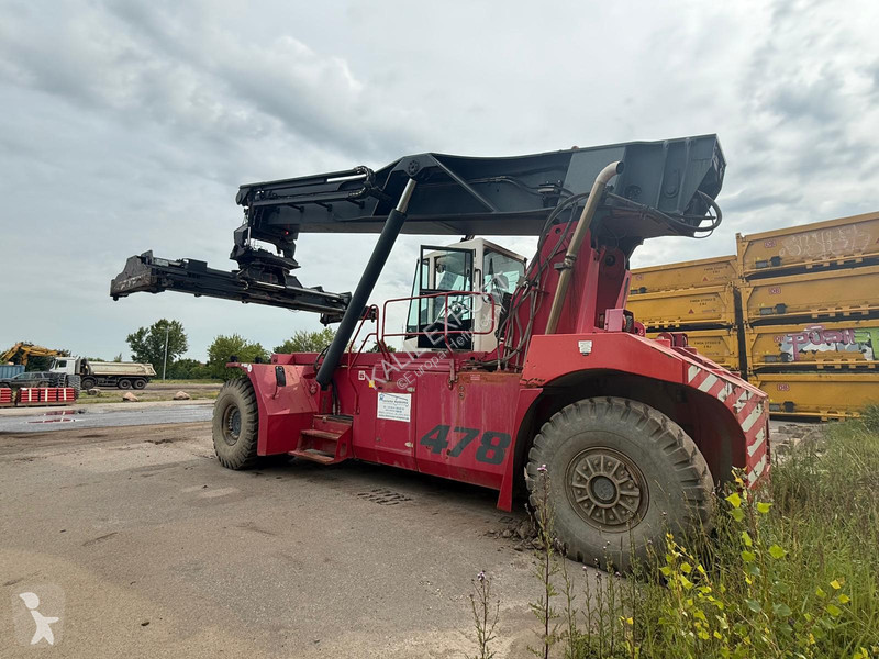 Chariot élévateur gros tonnage CVS Ferrari F478...