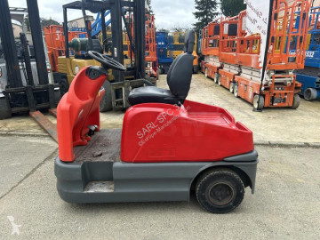 Manipulační traktor Still