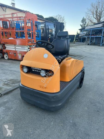 Manipulační traktor Still
