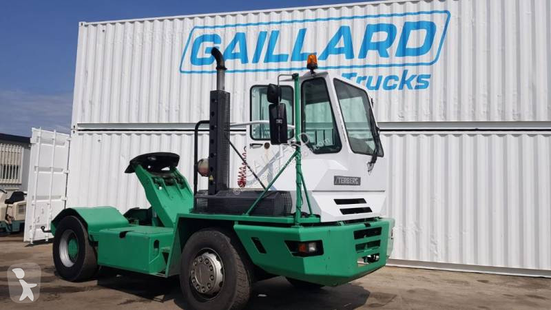 Tracteur de manutention Terberg YT180