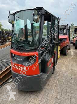 Manipulační traktor Linde