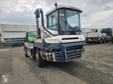 Terberg /TERMINAL TRACTOR 4X4/ TURNING CHAIR. /AUTOMATIC GEAR /21822 HOURS