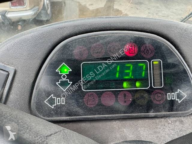 جرار مناولة