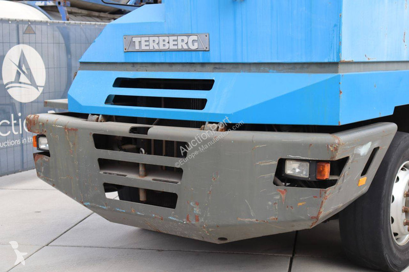 Manipulační traktor Terberg YT180