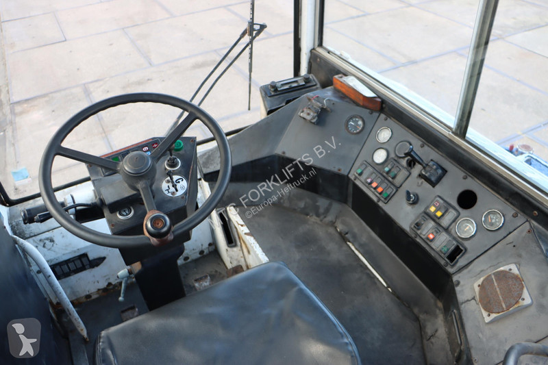Magazijntrekker Terberg TRT89