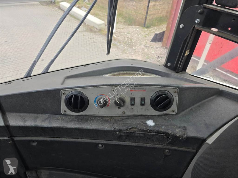جرار مناولة Terberg TT223