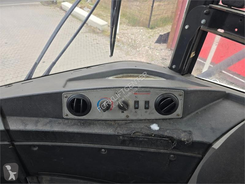 جرار مناولة Terberg TT223