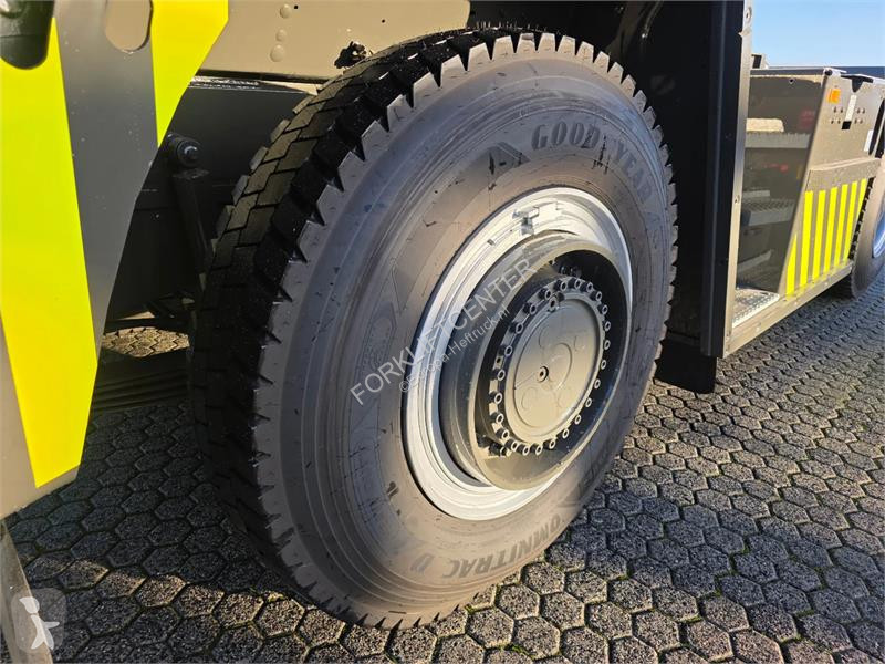 جرار مناولة Terberg RT403 4x4