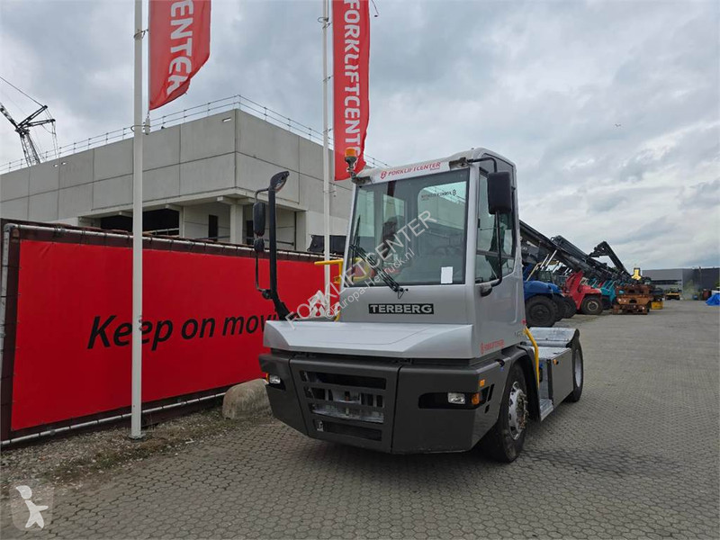 Tracteur de manutention Terberg YT223