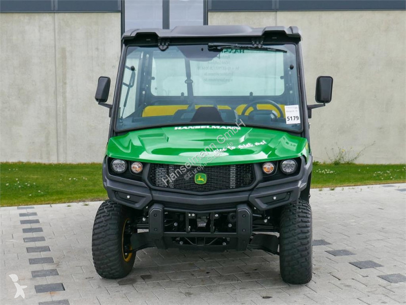 جرار مناولة John Deere Gator XUV865M