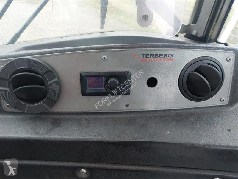 جرار مناولة Terberg 4x4