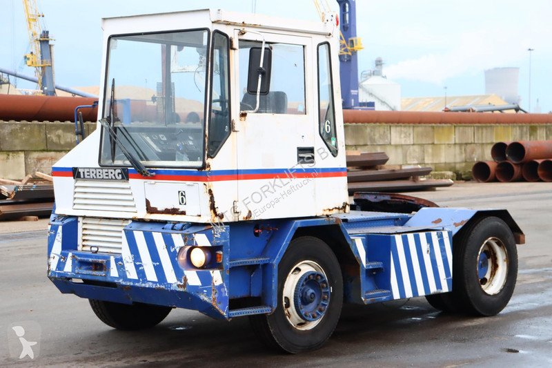 Carrello trattore Terberg TRT89