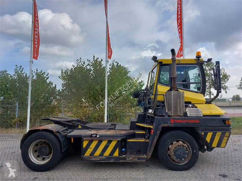 Manipulační traktor Terberg RT282 4x4