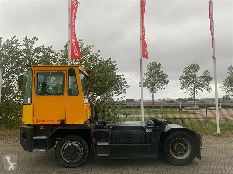 Magazijntrekker Sisu TRX182A4L2C18
