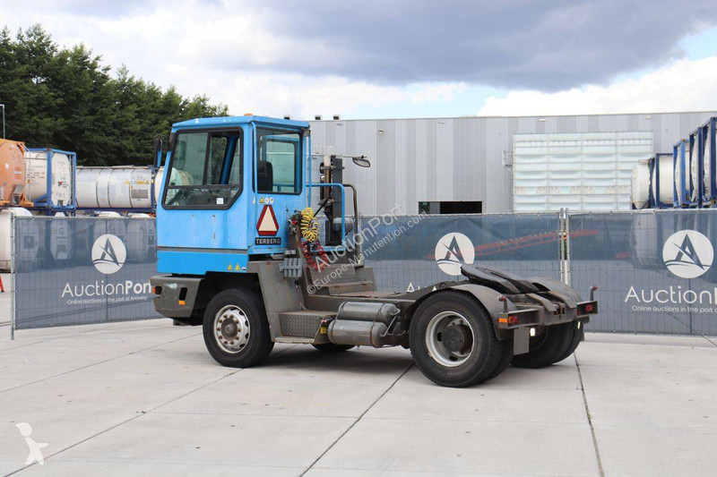 Manipulační traktor Terberg YT180