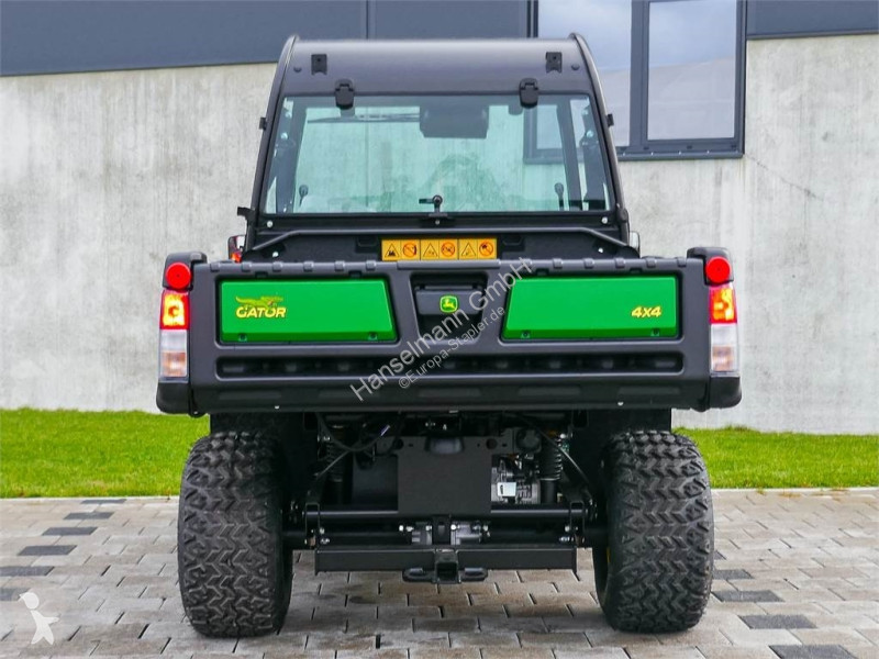Carrello trattore John Deere HPX815E