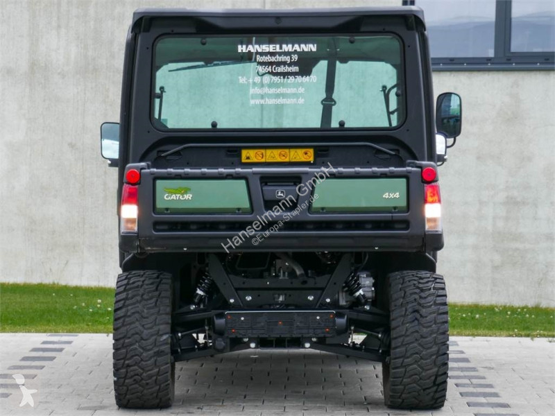 جرار مناولة John Deere XUV865M