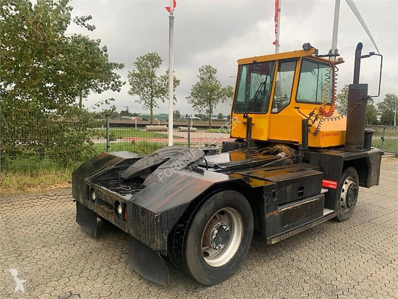 Magazijntrekker Sisu TRX182A4L2C18
