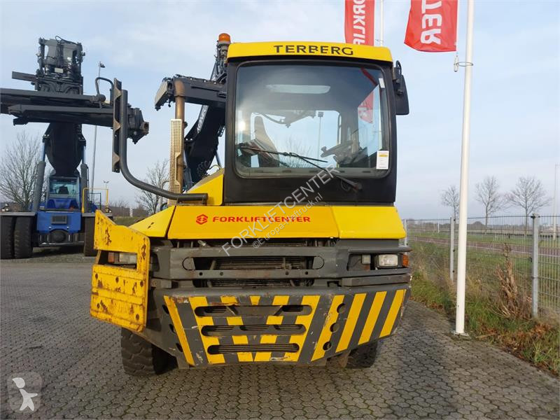 جرار مناولة Terberg RT282 4x4