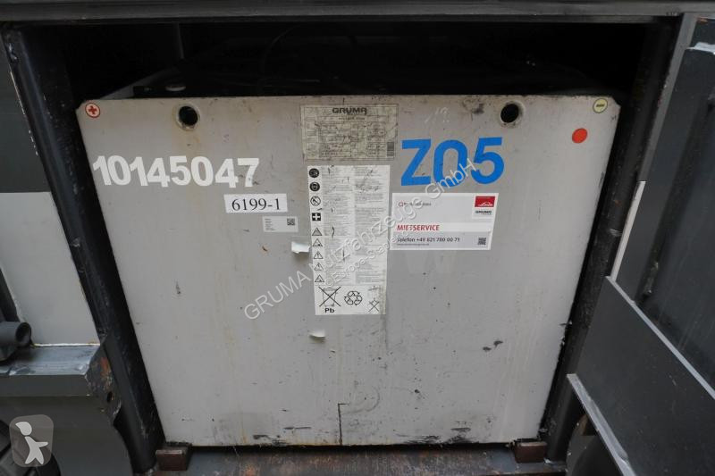 جرار مناولة Linde 127-05