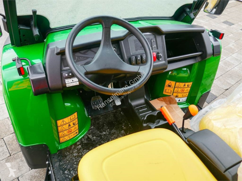 Carrello trattore John Deere HPX815E